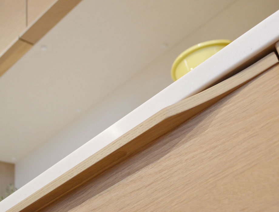 人工大理石天板の木目が優しいキッチンボード 120cm幅 Armona（アルモナ）｜引き出しブラックライン引手