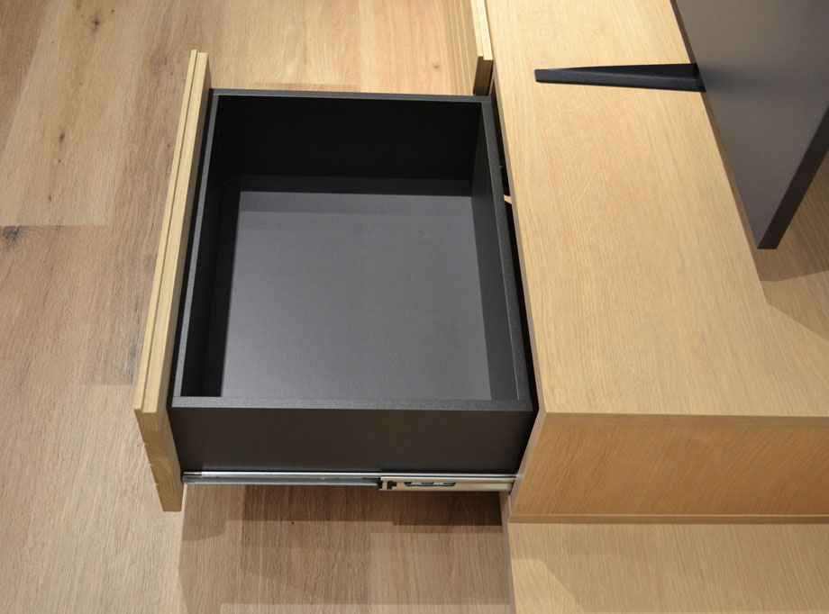 Nomo（ノーモ） 伸縮テレビボード 幅180～307cm｜引き出し箱組構造