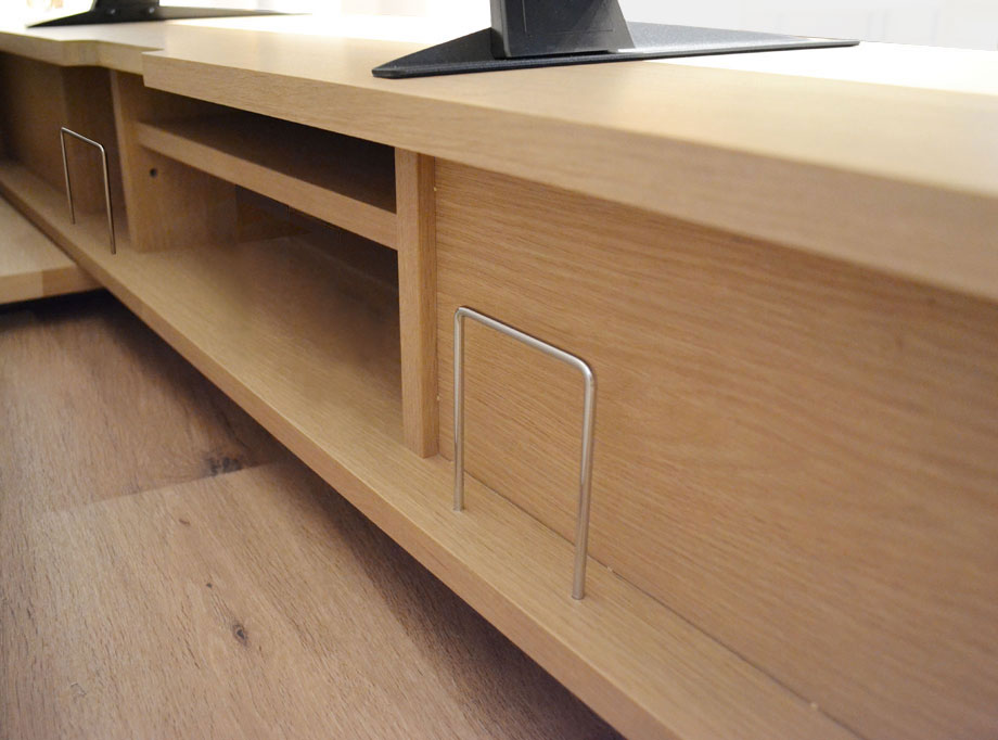 Nomo（ノーモ） 伸縮テレビボード 幅180～307cm｜背面